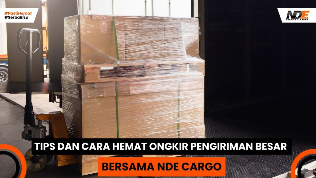 Proses packing barang besar dengan teknik aman dan hemat